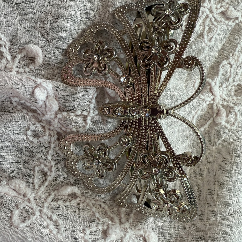 Elegant Silver Hair Clip